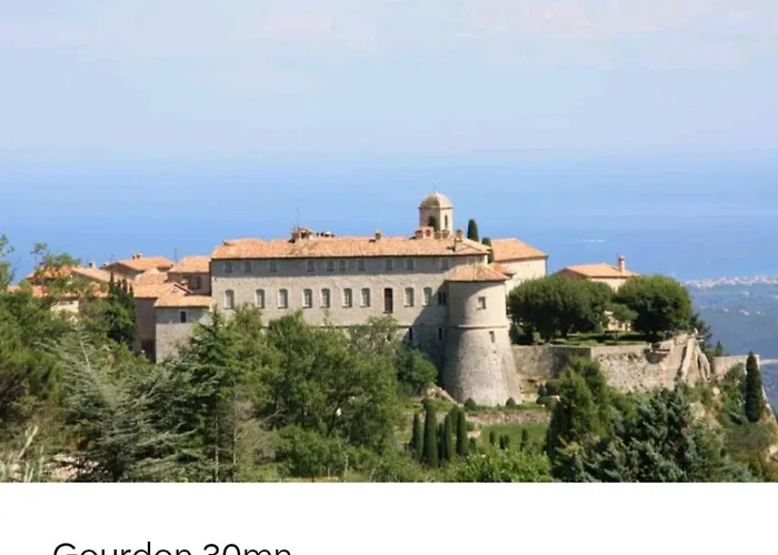 Bel Les Pieds Dans L'eau *