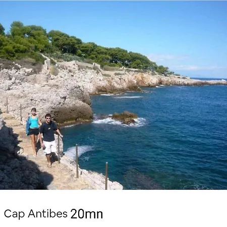 Bel Les Pieds Dans L'eau * Villeneuve-Loubet