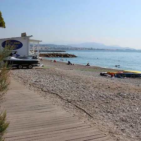 Bel Les Pieds Dans L'eau * Villeneuve-Loubet