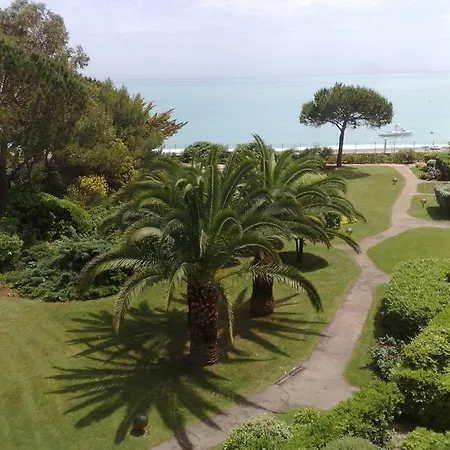 Bel Les Pieds Dans L'eau Apartment *